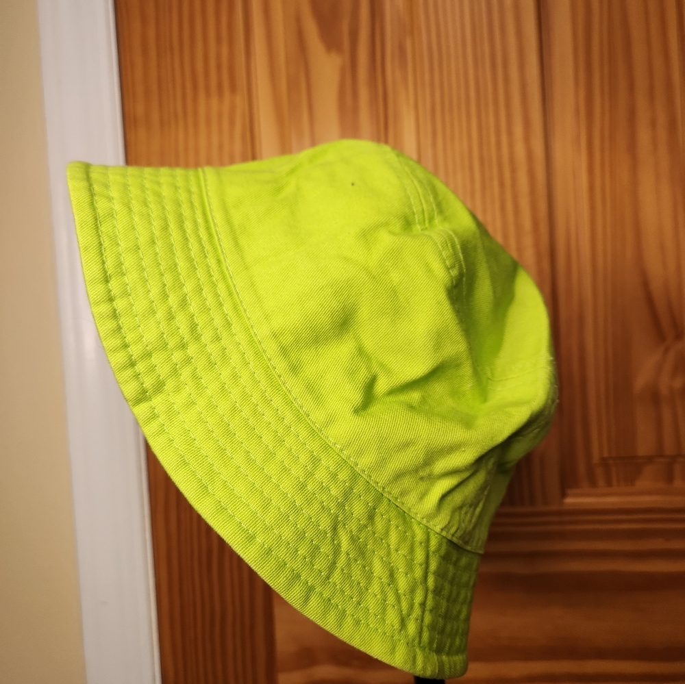 Neom Bucket Hat Set Green And Orange